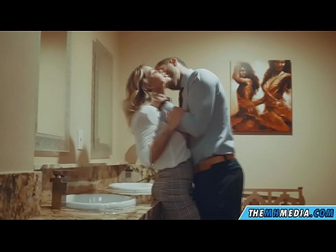 ❤️ Büyük memeli bir sarışın seni umumi tuvalette baştan çıkardığında ❤❌ Porno videosu bize %tr.xxxomg.ru ❌